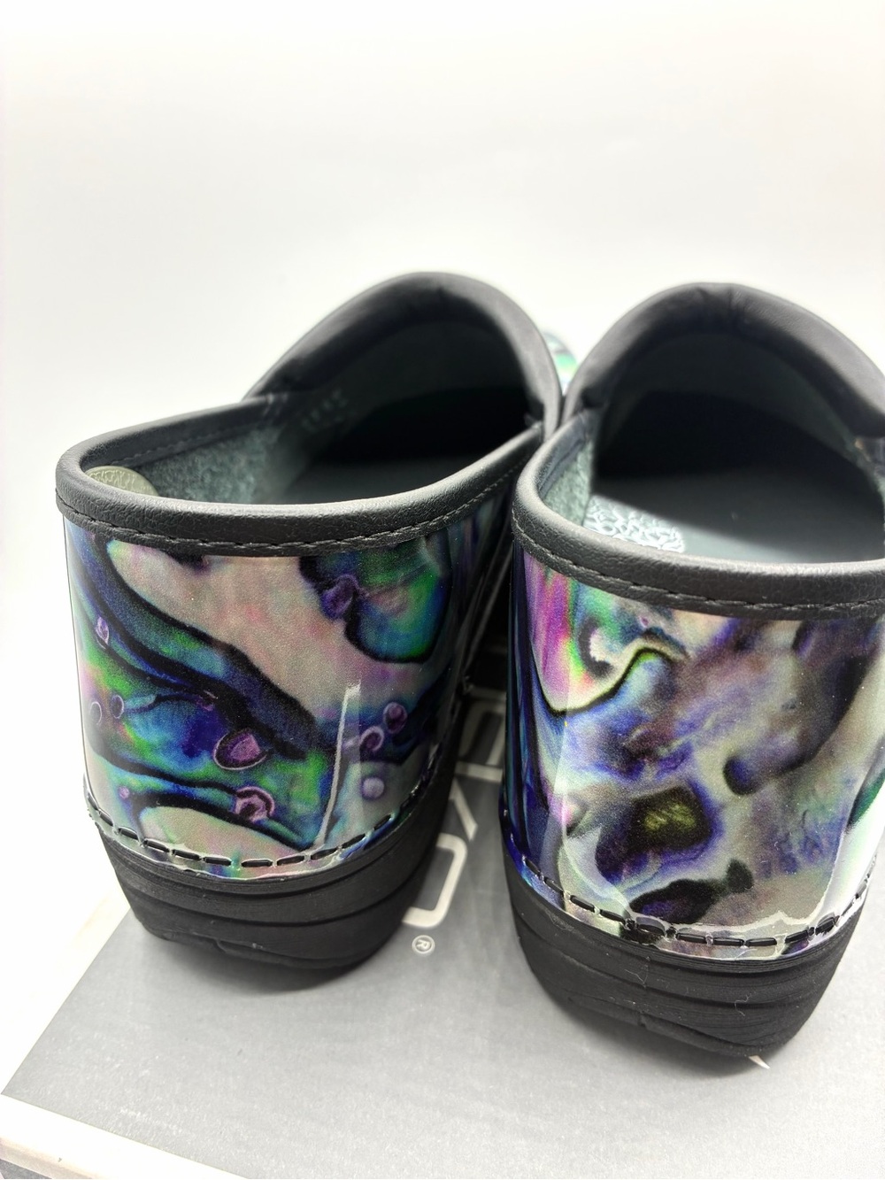 Dansko Silver Pearl XP 2.0 Patent Leather Support Nurses Clogs Shoes 38 (7.5-8) - Picture 5 of 14